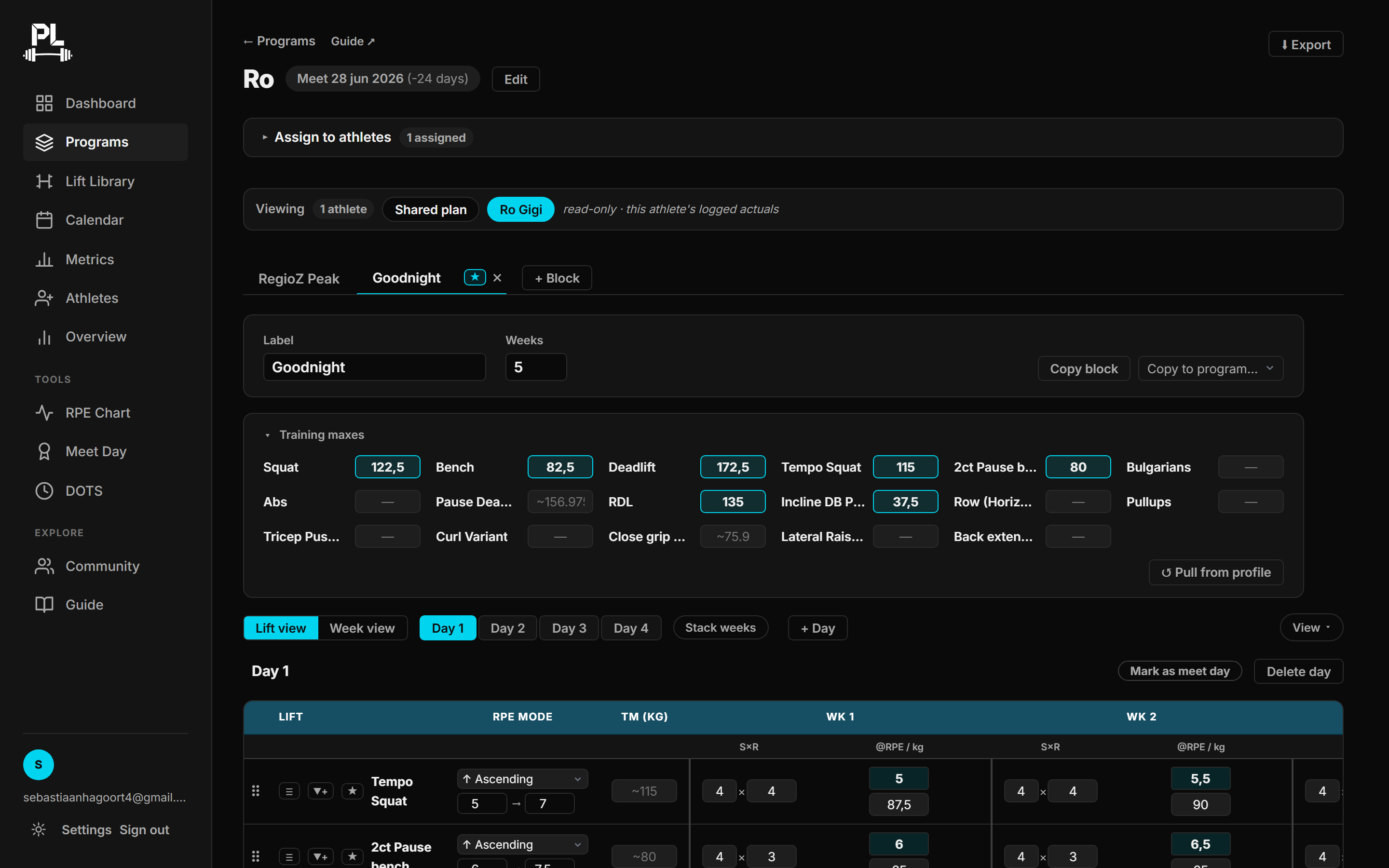 PrimedLifter program builder: a block with squat, bench and deadlift, RPE modes (Ascending 7 to 9, kg per week), a training-max bar, and per-week weights with -10% and 70%-of-e1RM backdown sets.
